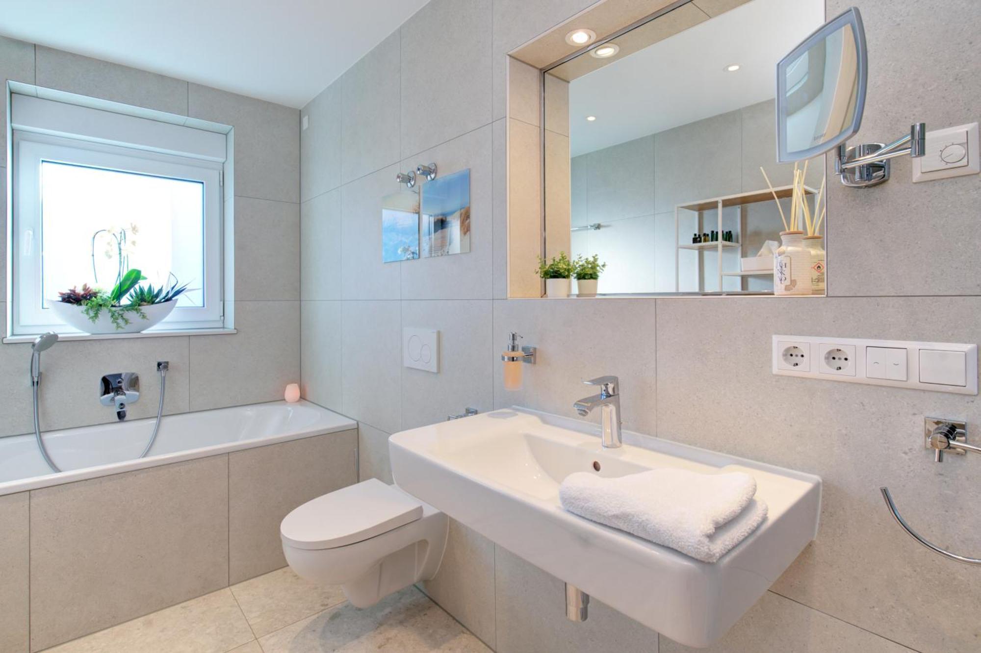 BlumenRaum Ferienwohnung 2 Карлсруе Екстериор снимка