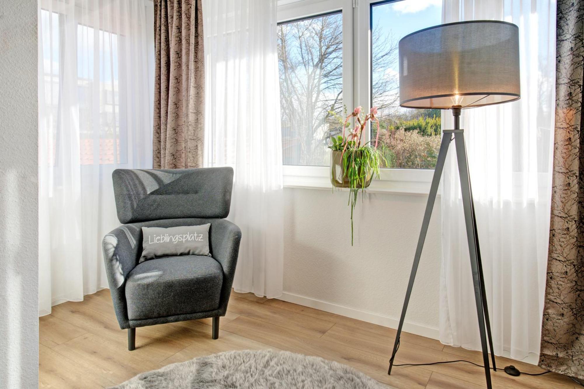 BlumenRaum Ferienwohnung 2 Карлсруе Екстериор снимка